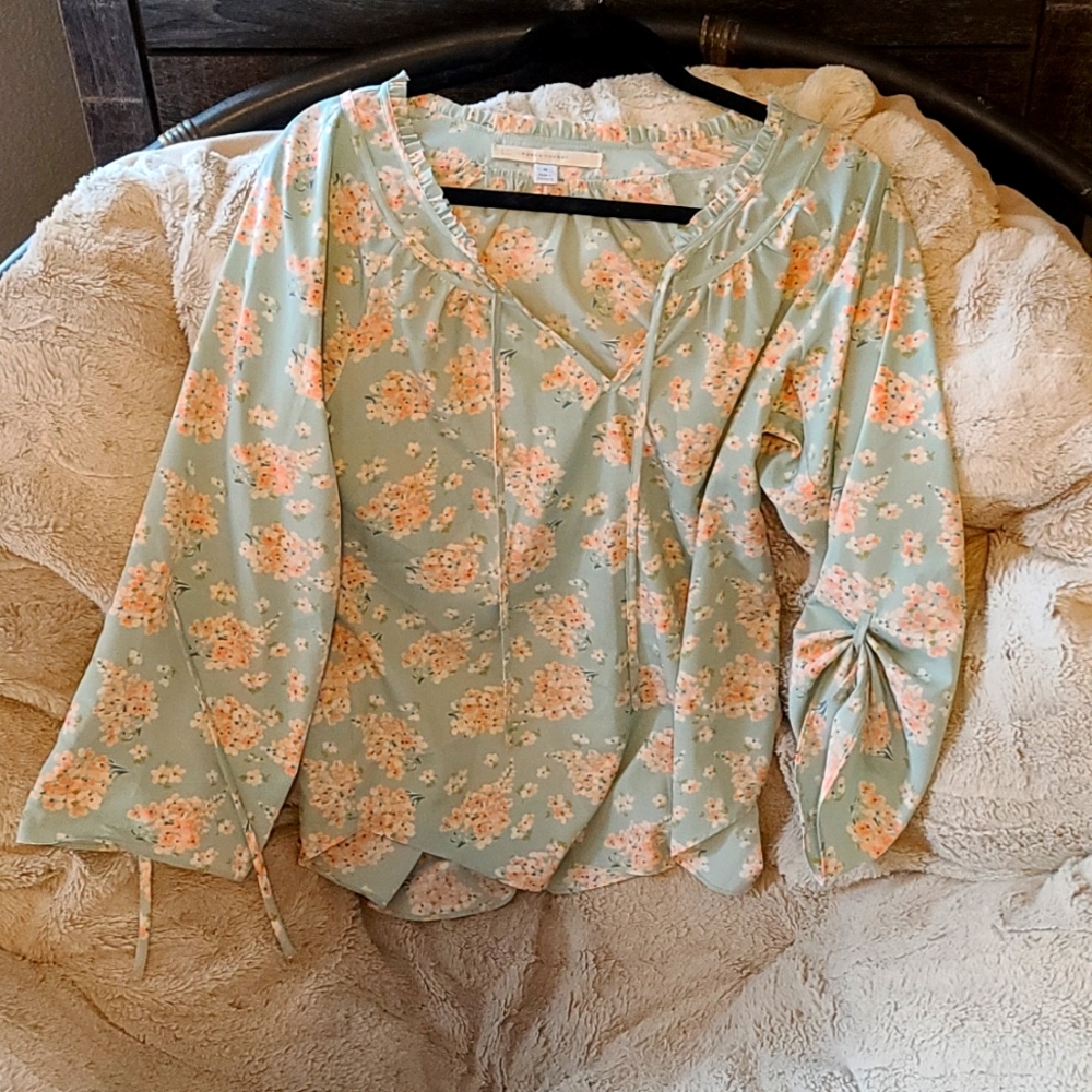 Lauren conrad 3/4 sleeve blouse